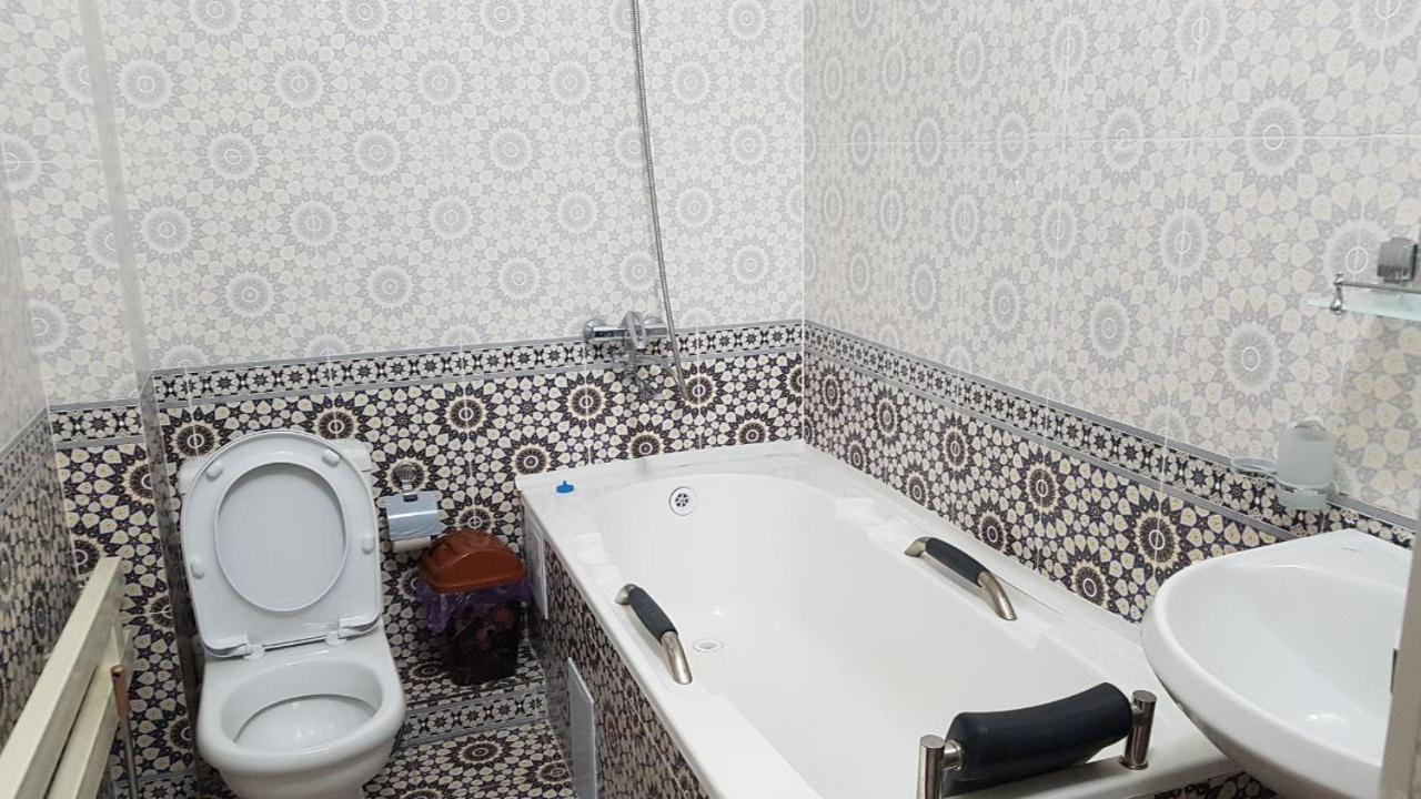 Tomaris Hotel Nukus Buitenkant foto