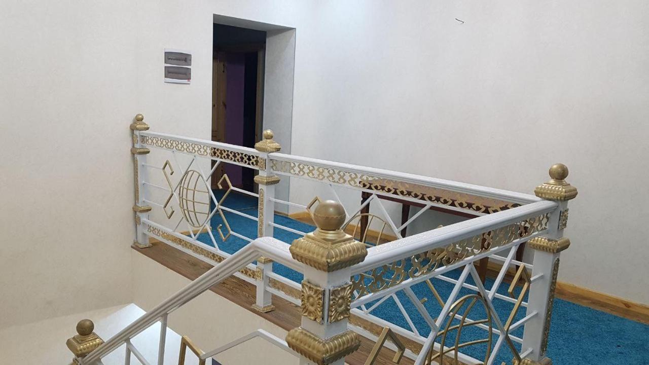 Tomaris Hotel Nukus Buitenkant foto