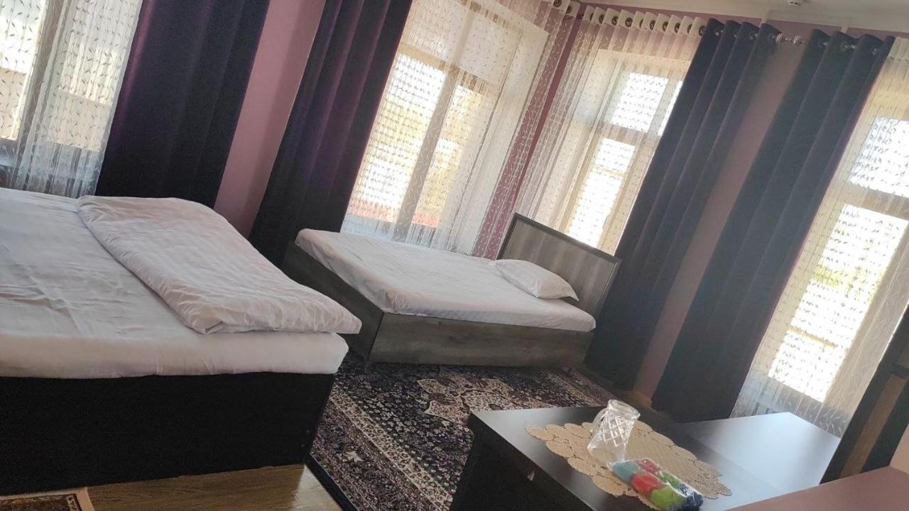 Tomaris Hotel Nukus Buitenkant foto