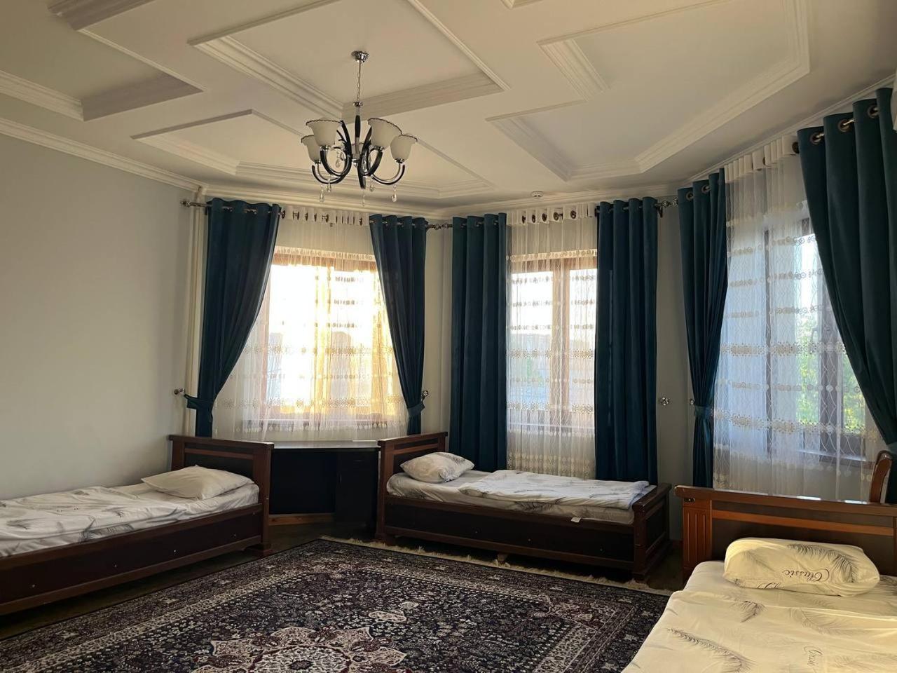 Tomaris Hotel Nukus Buitenkant foto