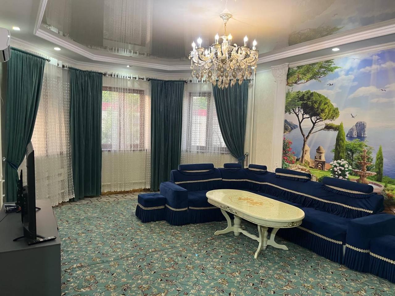 Tomaris Hotel Nukus Buitenkant foto